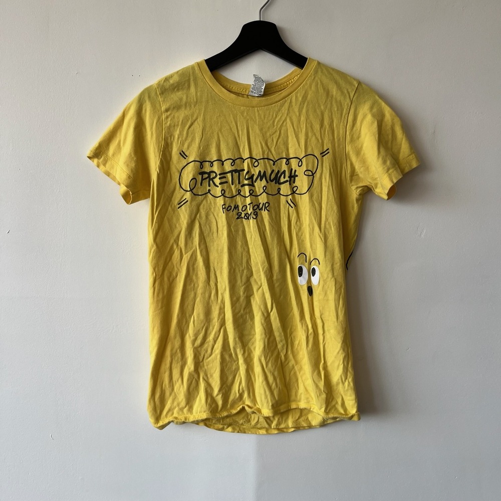 PRETTYMUCH FOMO Tour Shirt Womens Small Yellow‎ 2019 Band Concert Graphic Tee
